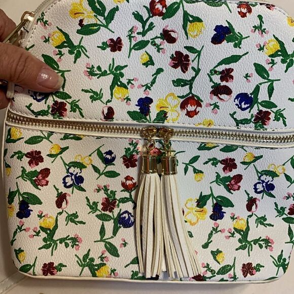 Multicolor white and floral Crossbody bag with top zipper closure - Picture 9 of 10